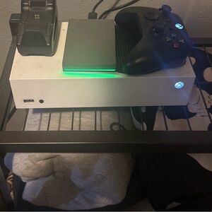 Console with Controller - Black and White